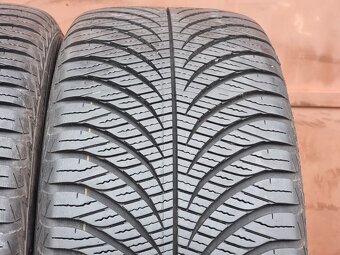 Celoroční Goodyear 235/50/18 - 3