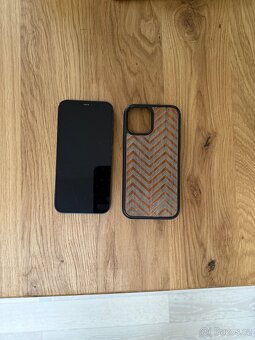 Apple iPhone 12 64GB Cerna - 3
