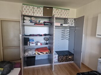 Šatní skříň - 3