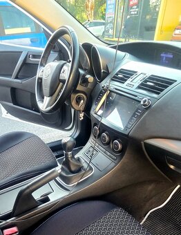 Mazda 3 - 3