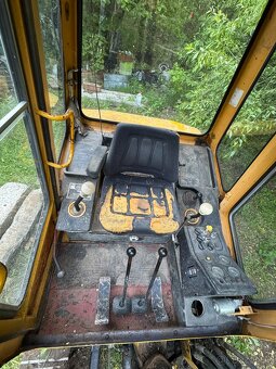 Pásový otočný bagr ZTS DH 0411 2800 kg - 3