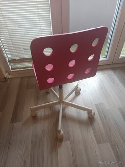 Dívčí židle IKEA k psacímu stolu - 3