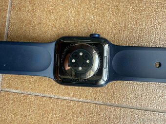 Apple Watch 6 (40mm) modré - 3
