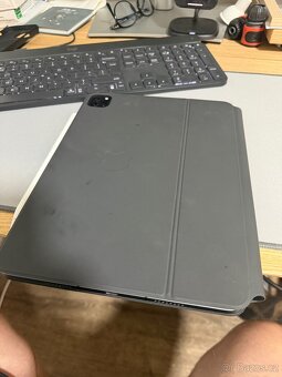 iPad Pro M1 Cellular 256GB s Pencil a klavesnici TOP STAV - 3