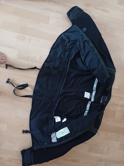 Policejni zateplene oblečeni na moto nebo skutr - 3