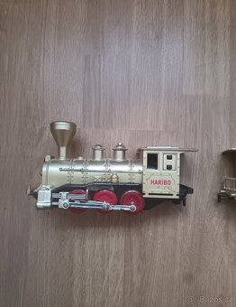 Starý sběratelský vláček HARIBO – lokomotiva + vagónek - 3