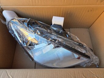 Nové pravé světlo Ford Focus - 3