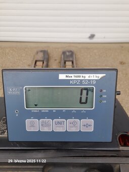 Linde T16 s váhou. - 3