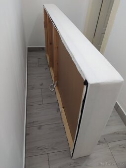 Matrace na dřevěném rámu 200
x 90
- 3