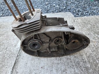 Motor jawa 350 /354 - 3