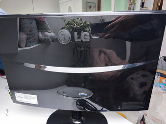 Monitor LG 23'' Full HD (58cm) - 3