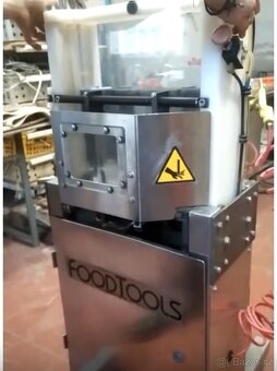 Kráječ dortu FOODTOOLS CS-4AA - 3