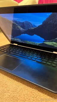 Bílý notebook Lenovo Yoga - 3