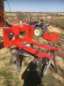 Malotraktor vidle do čeláku - 3