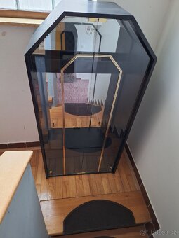 Prosklena knihovna - 3