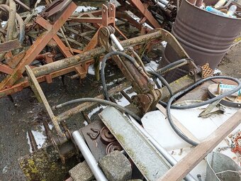 Unc vidle na hnůj s přidržovačem - 3