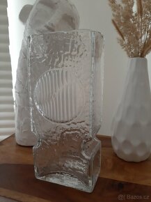 Jedinečná váza z lisovaného skla - Jan Gabrhel - 3