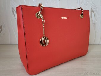 NOVÁ ZNAČKOVÁ KOŽENÁ KABELKA, zn. DKNY - 3