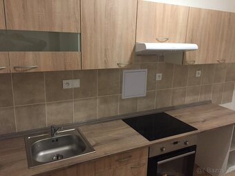 Pronájem bytu 3+1 s balkonem ve Všetatech - 3