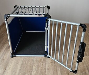 Značkový přepravní box pro psa - 3