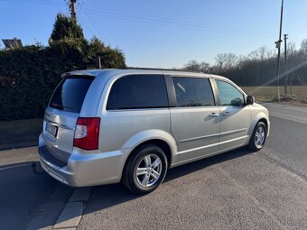 Chrysler Town Country 3,6 DVD, RT 2012 - 3