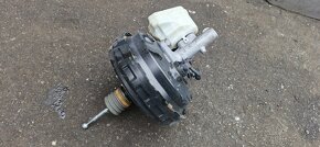 Posilovac brzd audi q7 4L 7L8612101F - 3