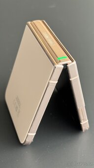 Samsung Galaxy Z Flip 4 5G (8GB/256GB) TOP stav, pink gold - 3