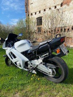 HONDA CBR 600 F - 3