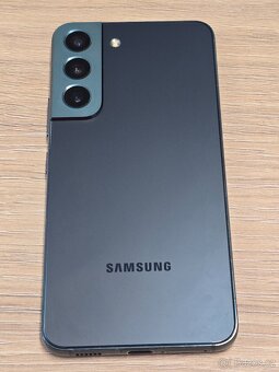 Mobilní telefon Samsung Galaxy S22 8GB/256GB Dual SIM - 3