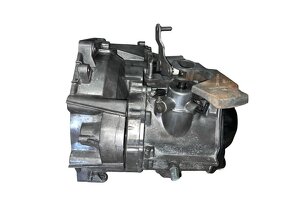 Převodovka 5Q manuál GUG 2.0FSI 80KW VW Caddy 2K - 3