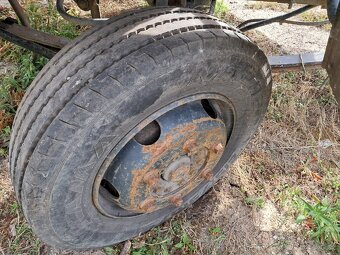 Pneu 215/75R 17,5 + disky - 3