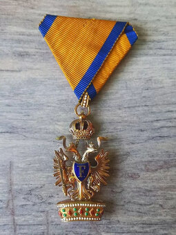 Rakouská ŽELEZNÁ KORUNA III. třídy ve zlaté medaili Rakouská - 3