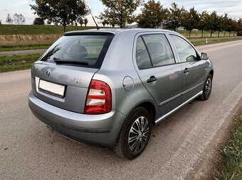 Škoda Fabia 1,4 MPI 50 kW stříbrno modrá, skvělý stav - 3