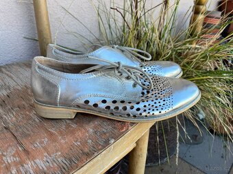 Originální kožené vintage stříbrné polobotky, vel. 41 - 3