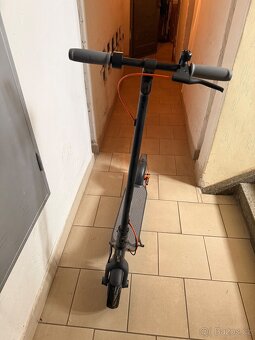 Ninebot by Segway - F40E - téměř nová elektrokoloběžka - 3