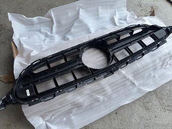 Mercedes-Benz C W205 C63 AMG přední maska - 3