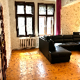 dvě budovy (řadový dům a samostatná přístavba) + dvorek - 3
