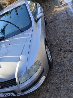 Fiat stilo 1.6 prodám díly z auta - 3