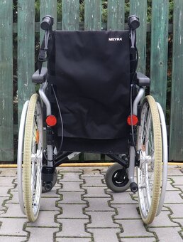 034-Mechanický invalidní vozík Meyra. - 3