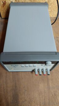 Prodam programovatelny laboratorni zdroj AGILENT  E3647A - 3