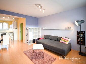 Pronájem bytu 2+kk, Výškovská, Slatina, 17000 Kč/měs, 53 m2 - 3