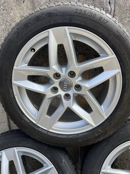 original Audi A4 r17 8W0601025D - 3