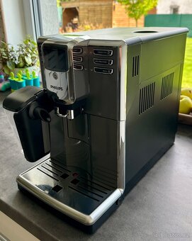 Kávovar Philips LatteGo EP5334/10 - 3