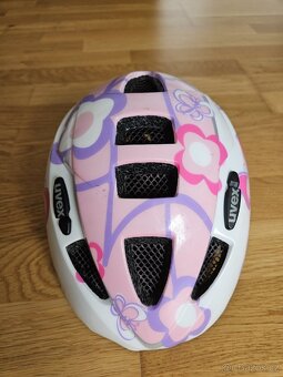 Dětská helma UVEX (46 - 52cm) - 3