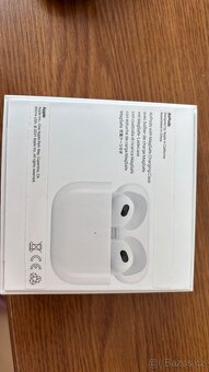 Apple AirPods 3 s MagSafe pouzderem - 3