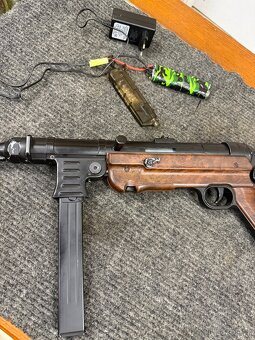 Samopal MP40 zásobník nabíječka - 3