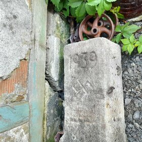 Žulový hraniční kámen, svastika,1939 Rarita - 3