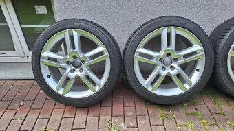 ALU sada Audi A6 C7 255/40 R19 - 8,5J X 19H2 ET45 s pneu - 3