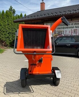 Štěpkovač za traktor, benzínový CRBX - 3