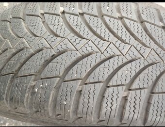 Rezerva s zimní pneu 195/65/15 od Audi - 3